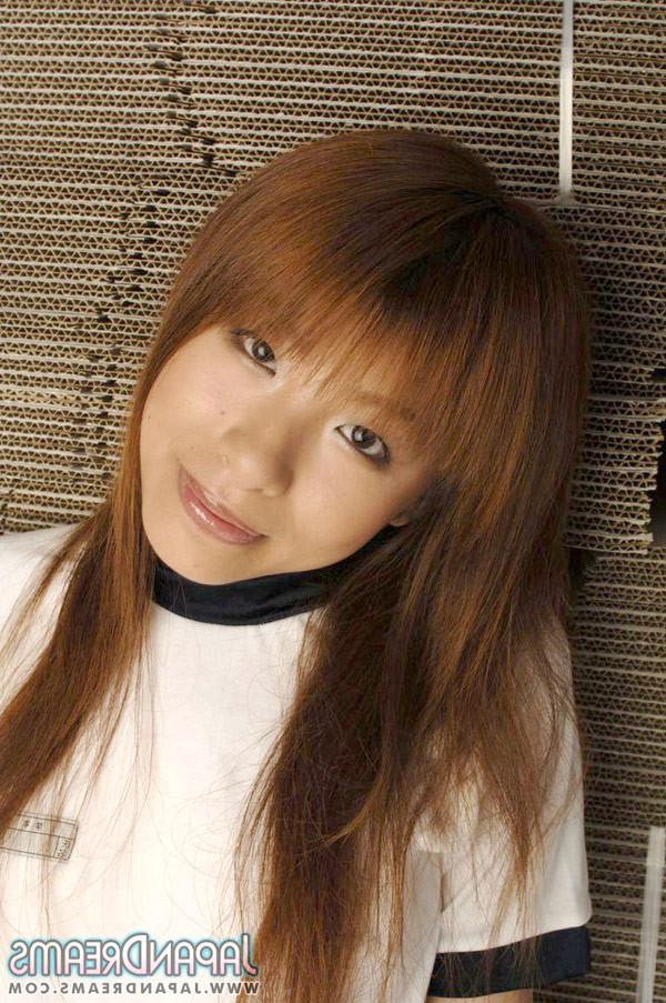 16P Japanese teen Hitomi Odagiri in a tshirt