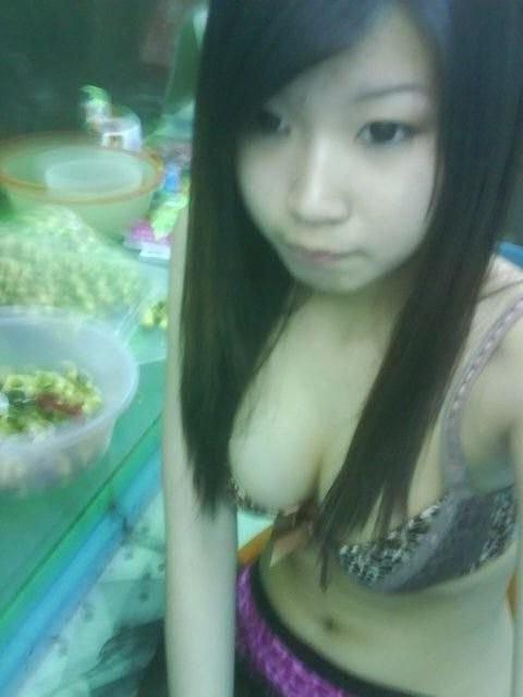 16P Hanh doing cosplay and stripping for the camera in her room