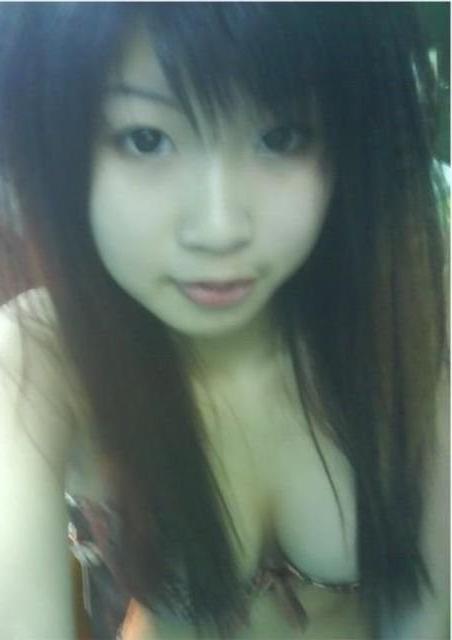 16P Hanh doing cosplay and stripping for the camera in her room
