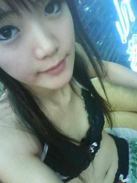 16P Hanh doing cosplay and stripping for the camera in her room