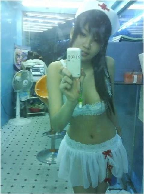 16P Hanh doing cosplay and stripping for the camera in her room