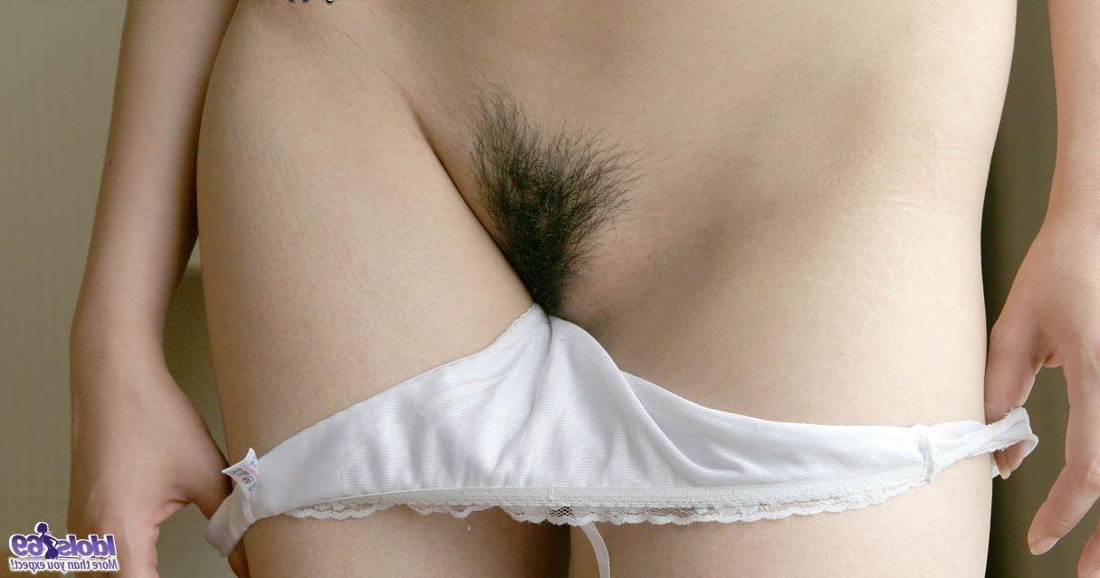 16P Hot Japanese model shows her pussy