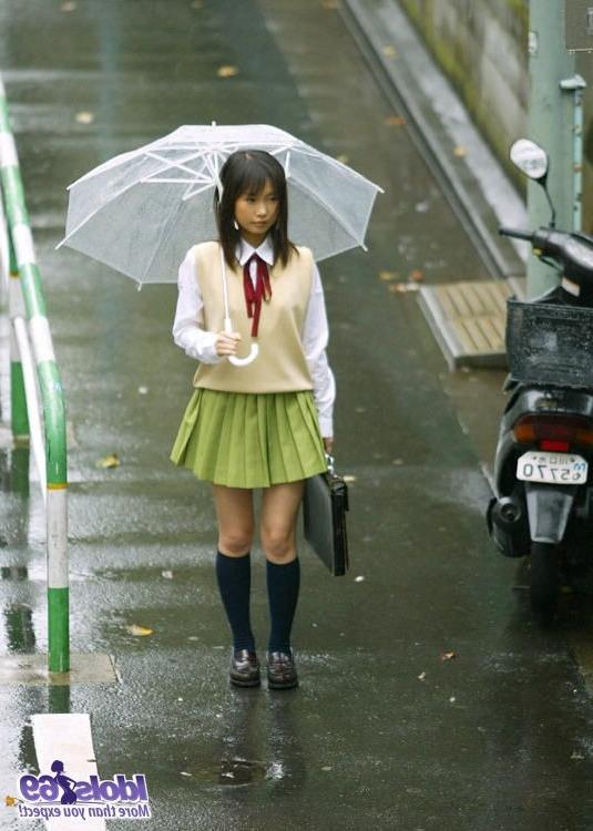 16P Japanese tramp shows off her bikini panties