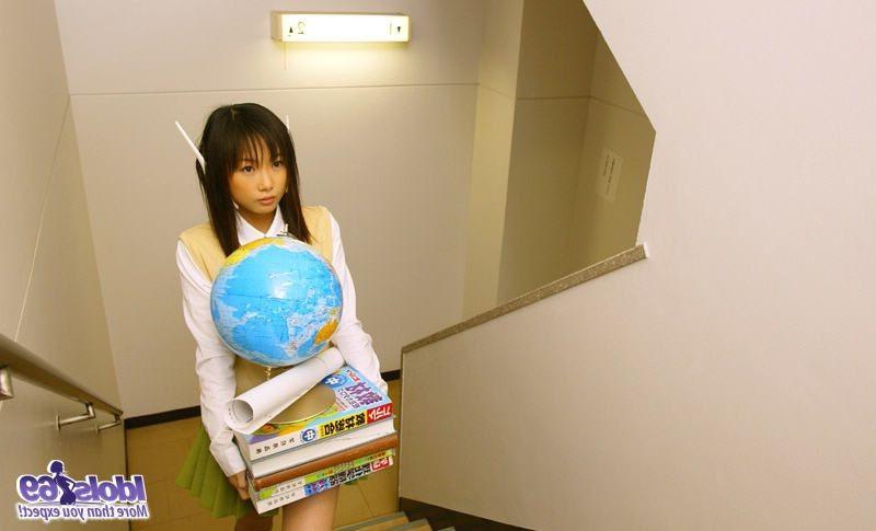 16P Japanese tramp shows off her bikini panties