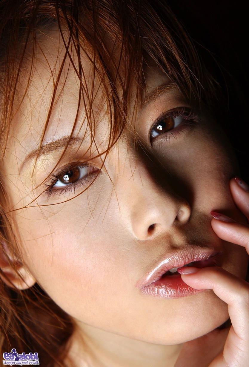 16P Sexy Japanese model has a nice hairy pussy