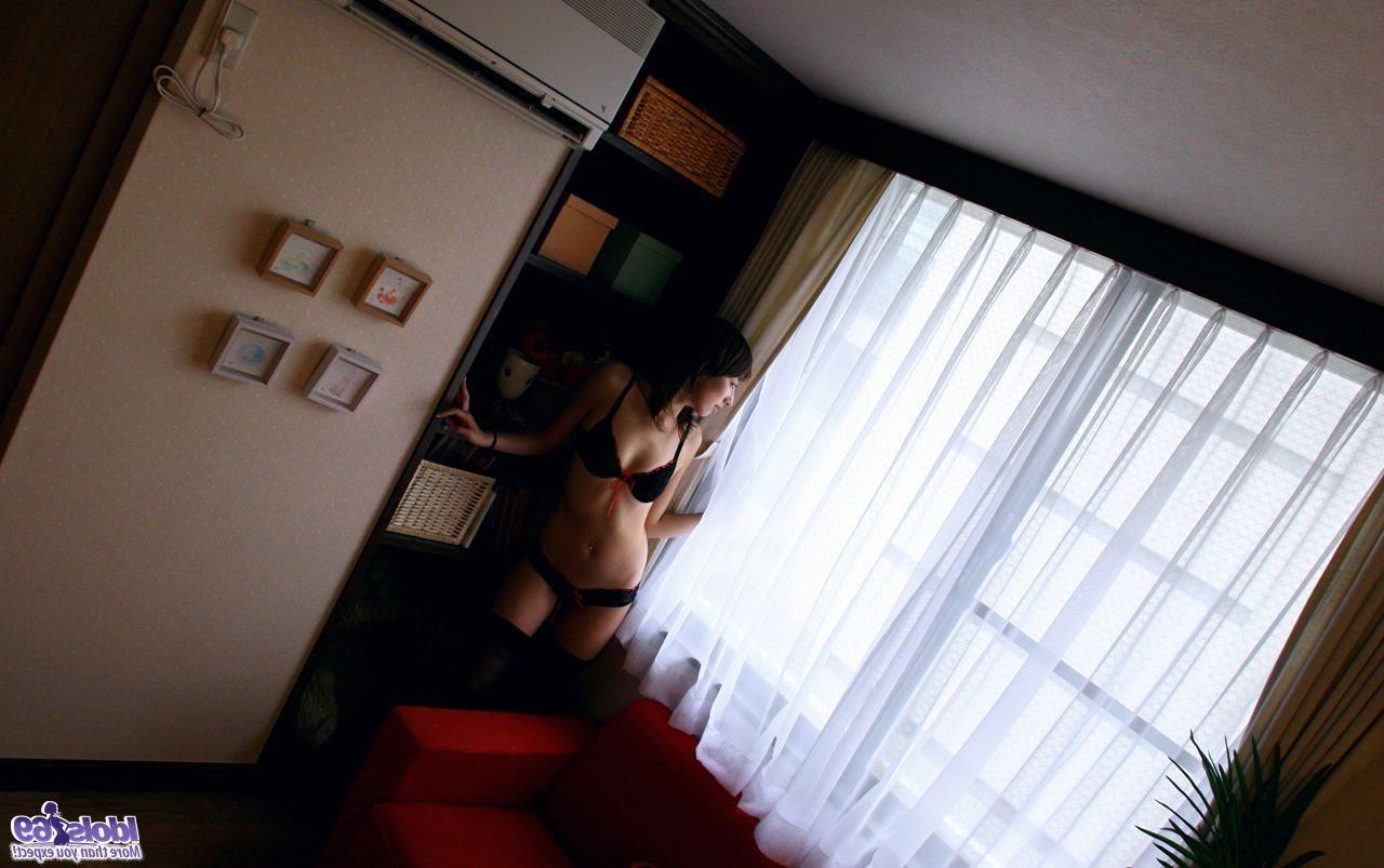 16P Sexy Japanese lingerie model shows fine ass