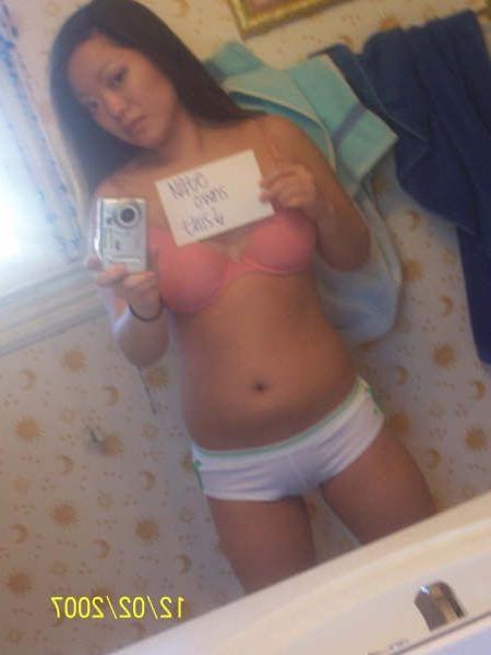 15P Girl posing and showing tits for Nate and David
