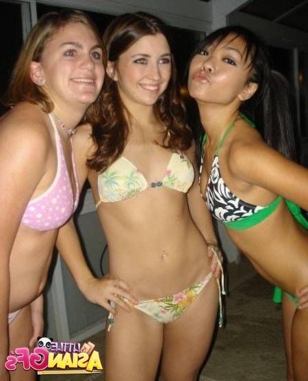 10P Teen amateur asian honeys getting naked