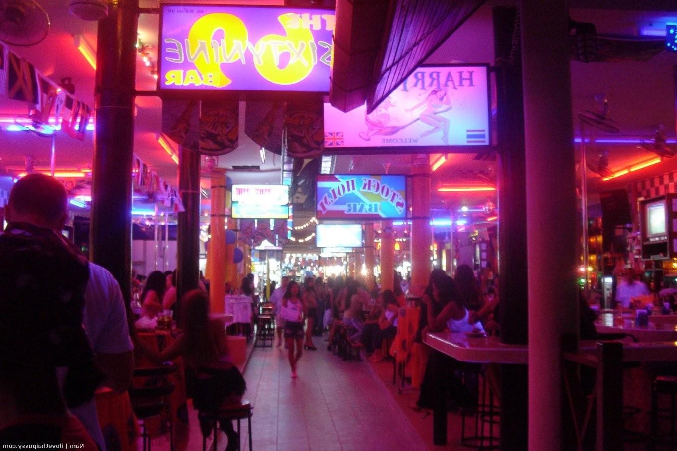 15P Thai Beer Bar Whore Penetrated By A Horny Sex Tourist Asian Slut