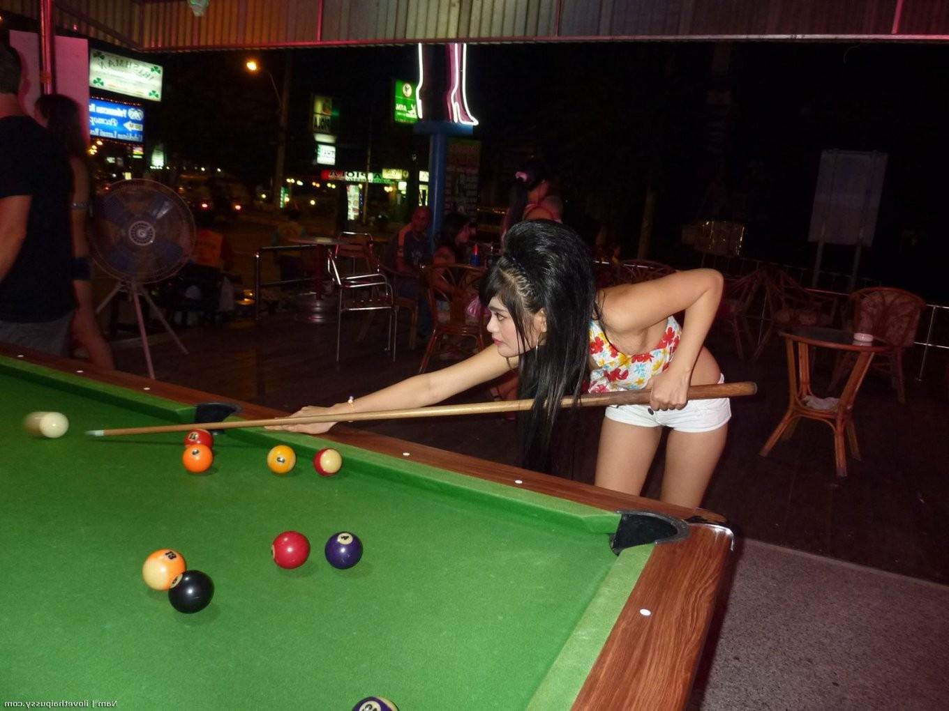 15P Thai Beer Bar Whore Penetrated By A Horny Sex Tourist Asian Slut