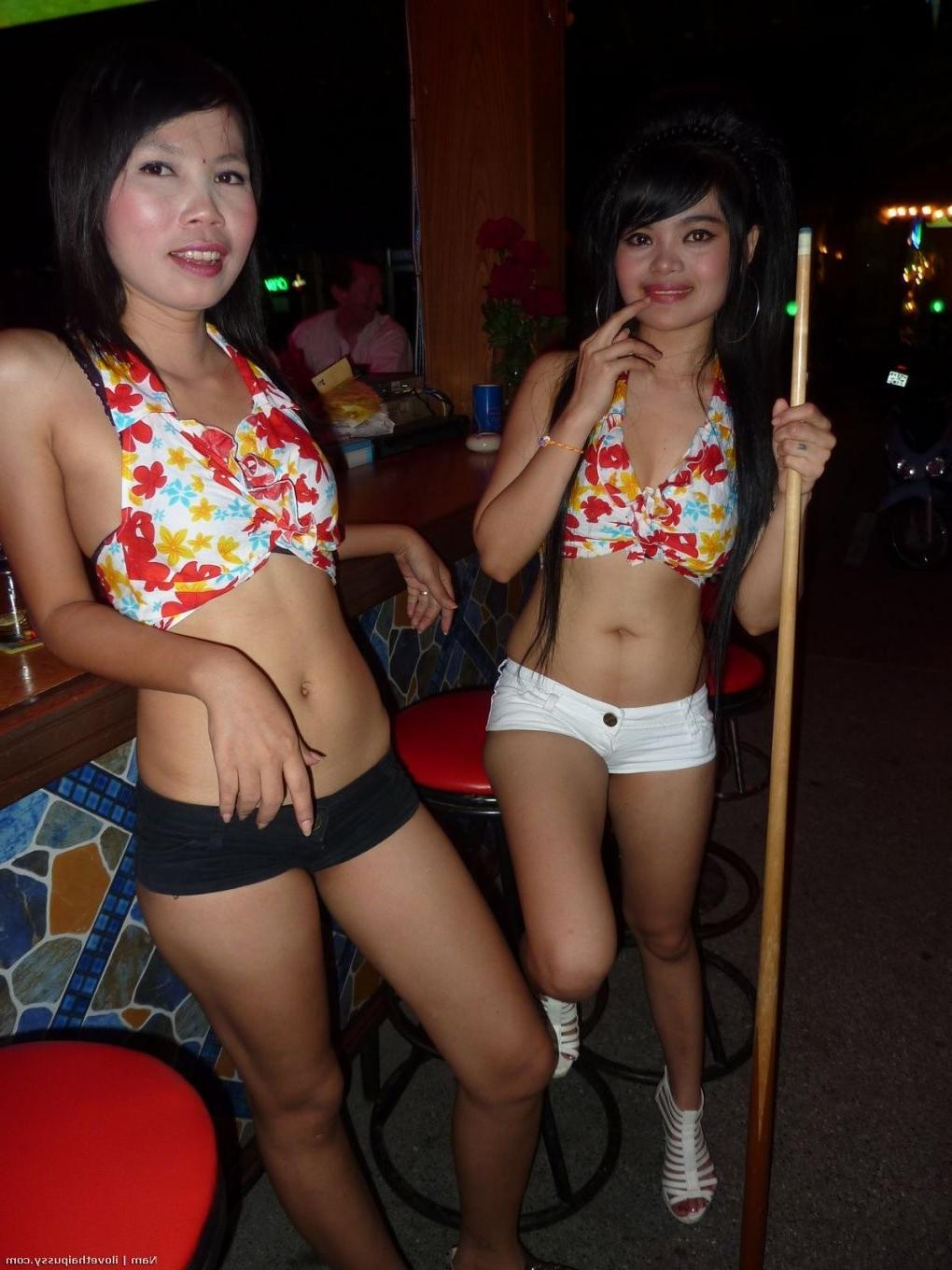 15P Thai Beer Bar Whore Penetrated By A Horny Sex Tourist Asian Slut
