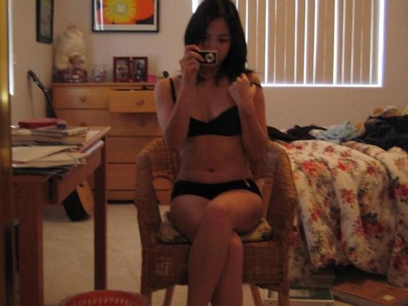 16P Mega oozing hot and delicious Asian girls posing naked
