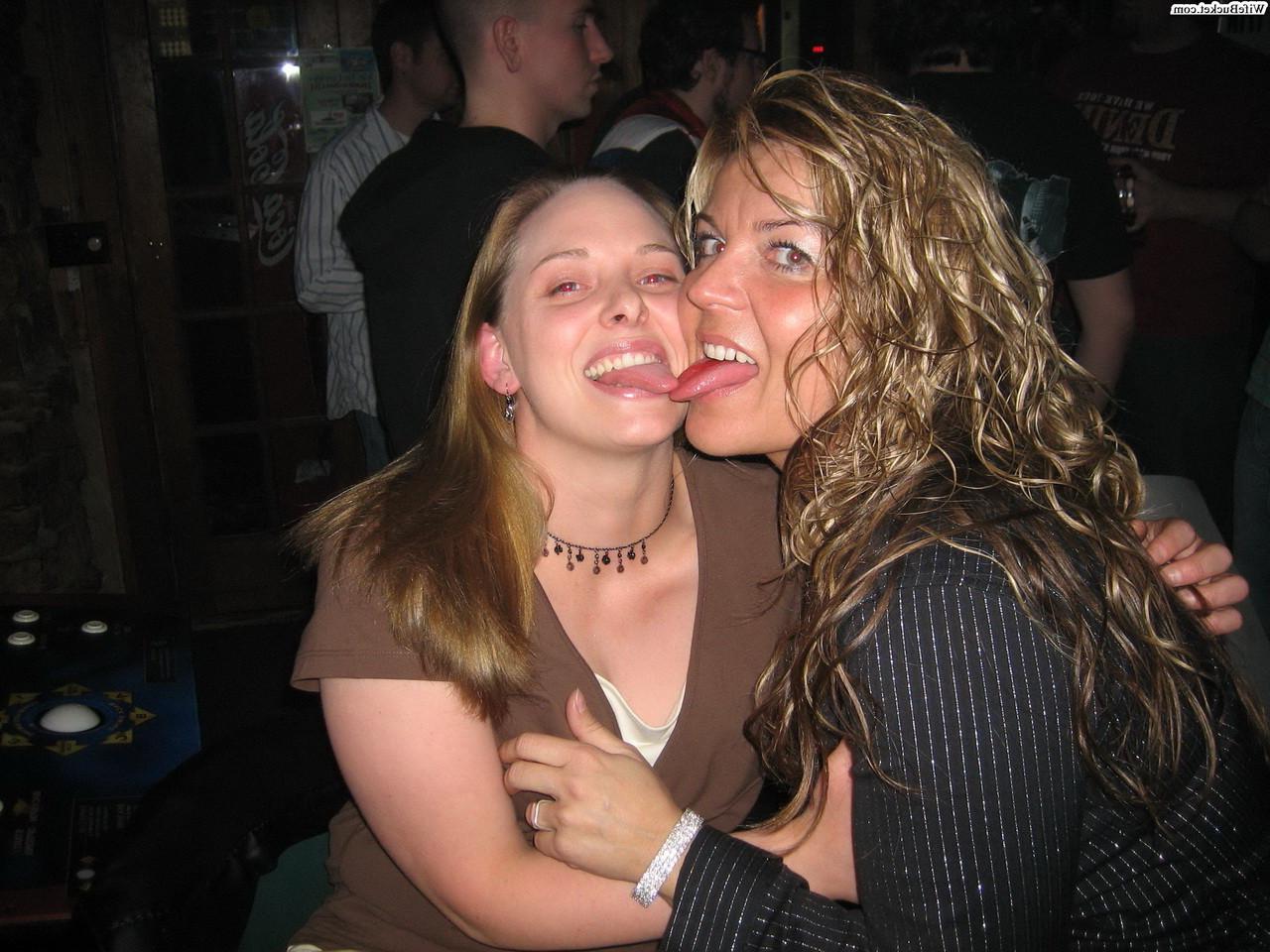 16P Amateur couple fucking a Thai bargirl