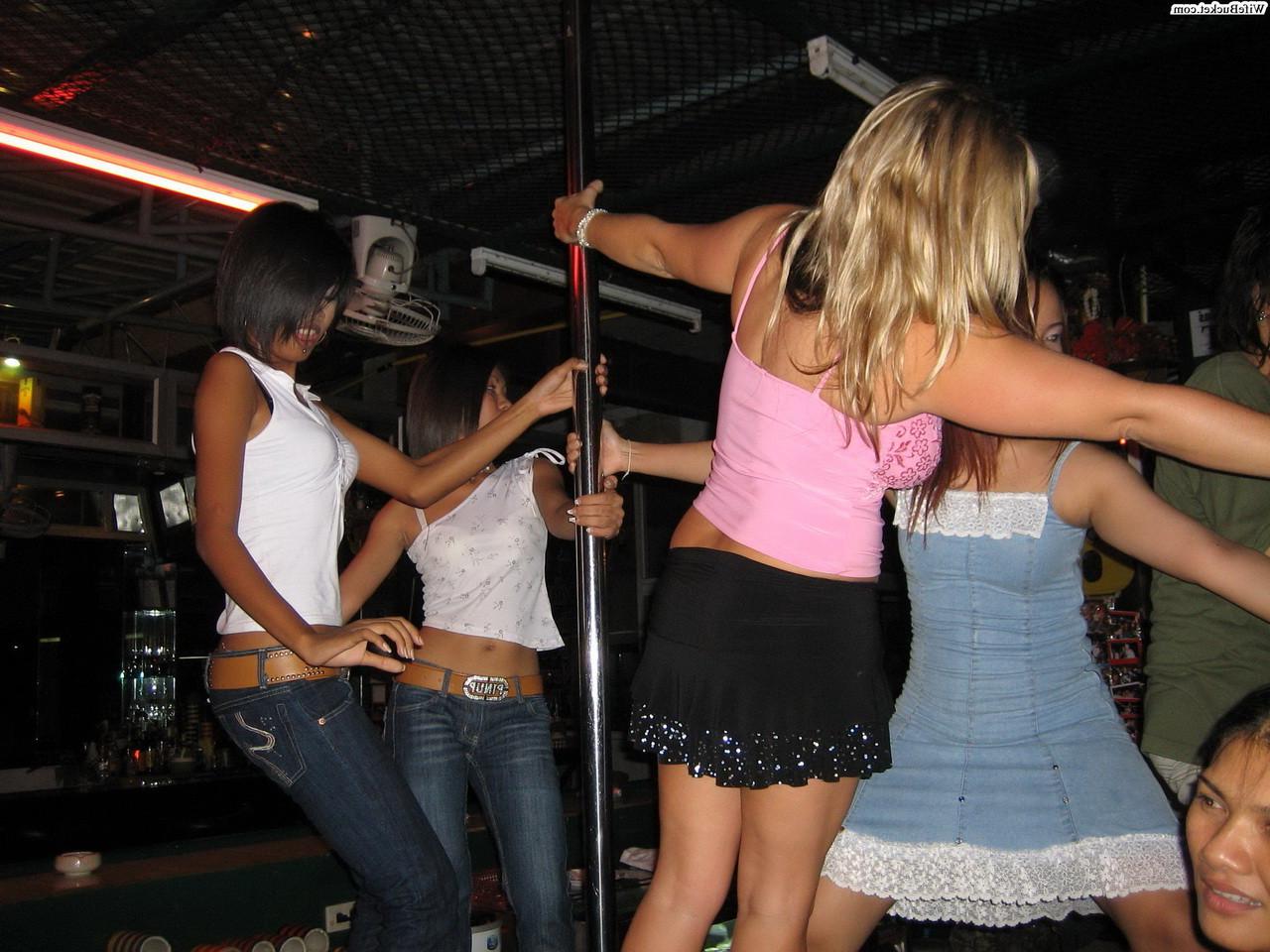 16P Amateur couple fucking a Thai bargirl