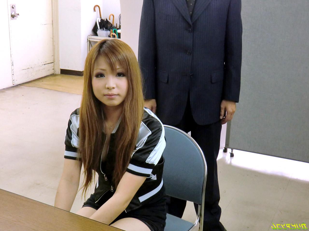 12P Japanese Hottie Loves Sex 