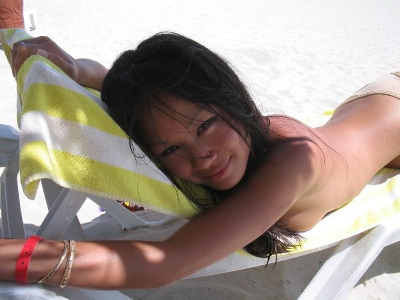 16P Mega oozing hot and delicious Asian girls posing naked