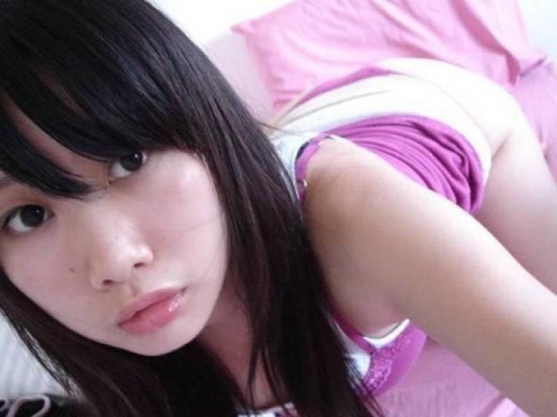 16P Mega oozing hot and delicious Asian girls posing naked