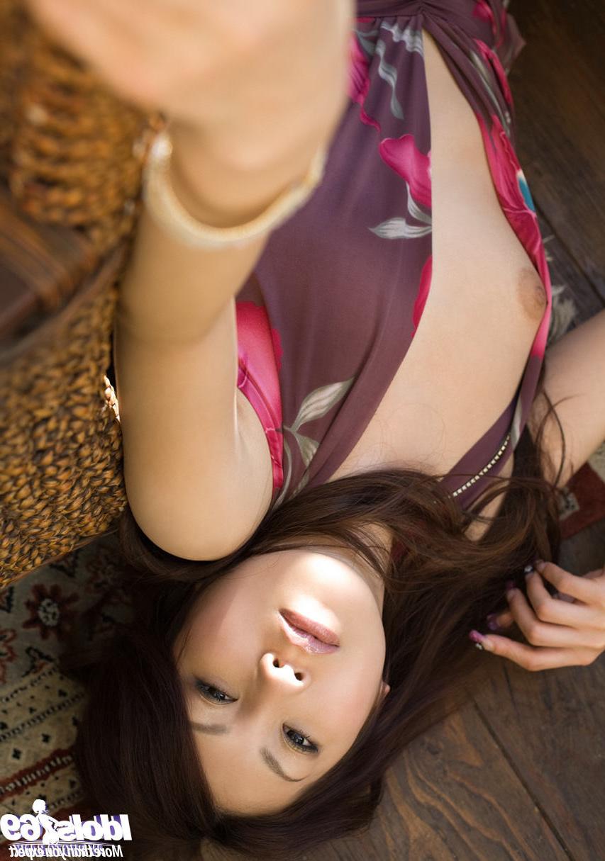 15P Japanese av idol Ryo Shinohara posing nude