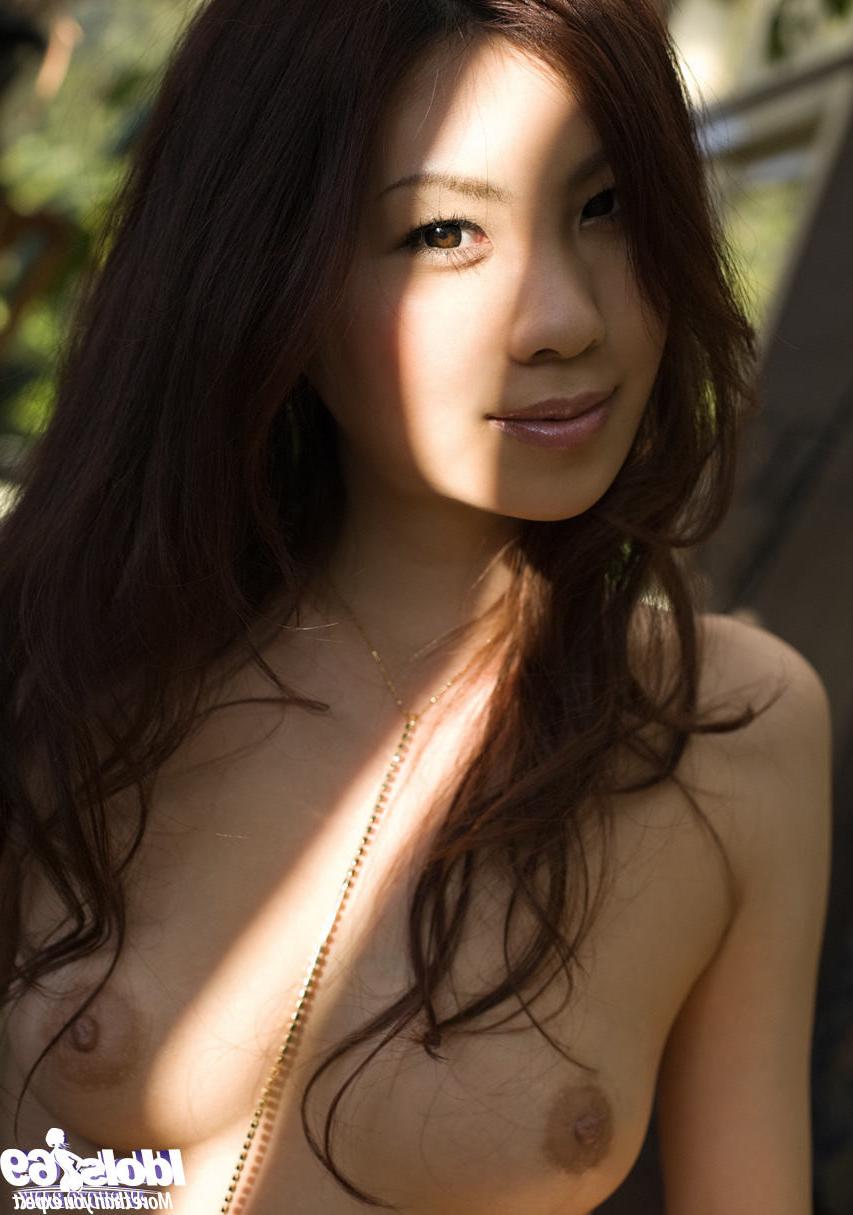 15P Japanese av idol Ryo Shinohara posing nude
