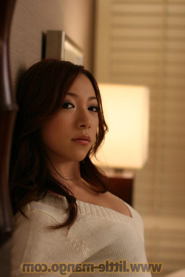 16P Uncensored Japanese AV model blowjob