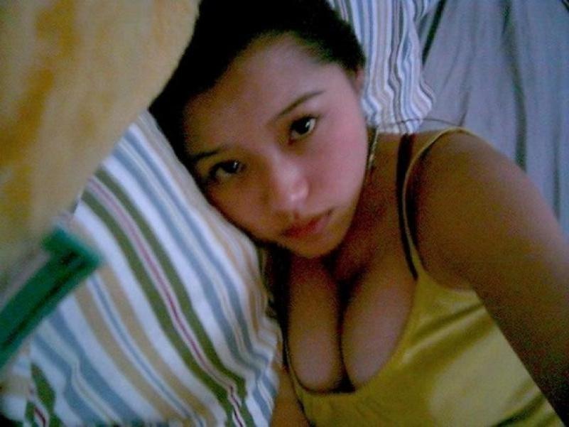 16P Mega oozing hot and delicious Asian girls posing naked