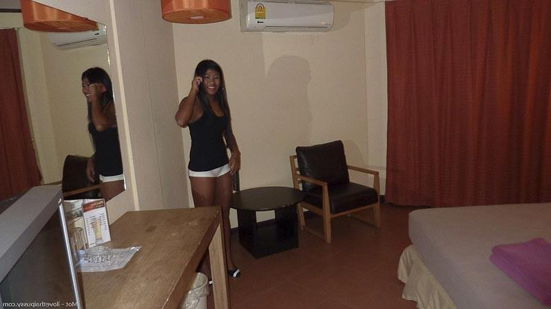 15P Dark thai girl picked up at Marine disco in Pattaya and fucked in a hotel room