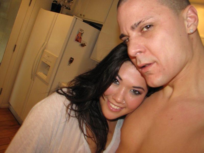 12P Sexy asian girlfriend love to have sex on camera