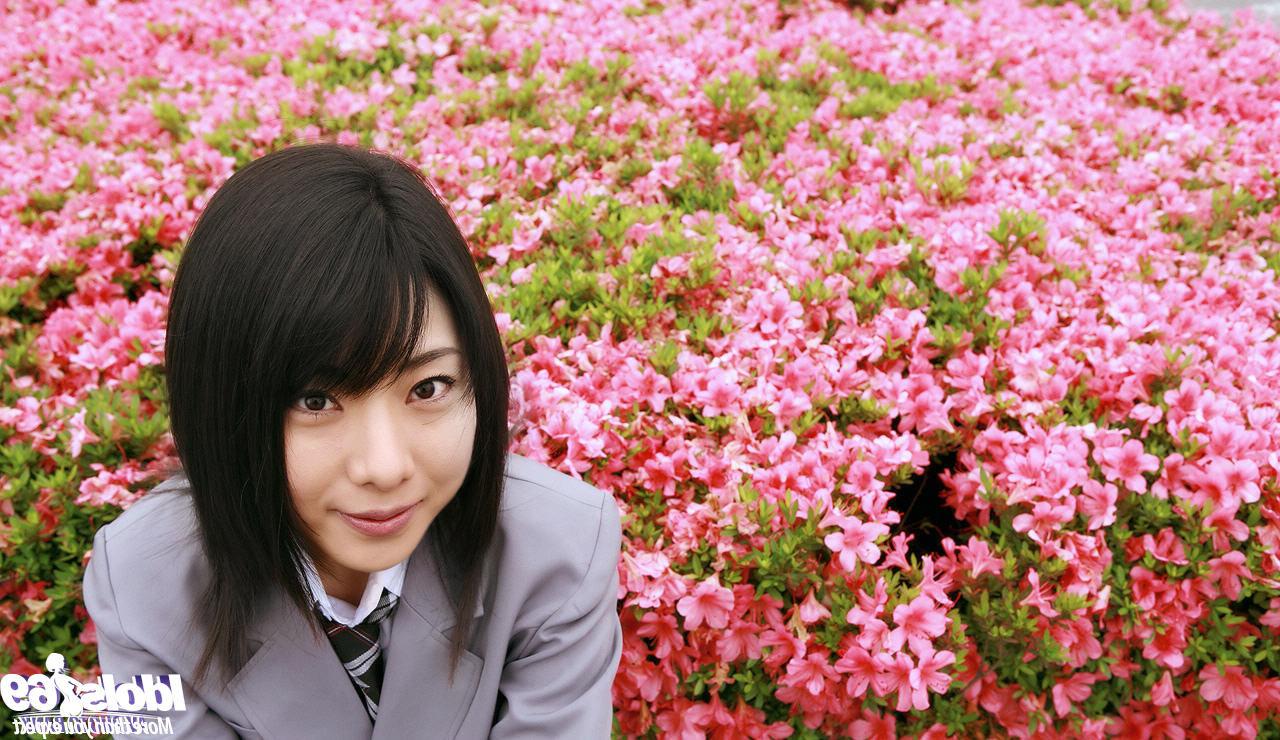 15P Japanese av idol schoolgirl naked in studio