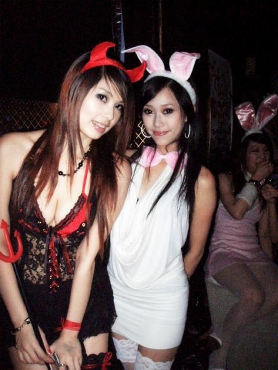 15P Mega oozing hot and delicious Asian girls posing naked