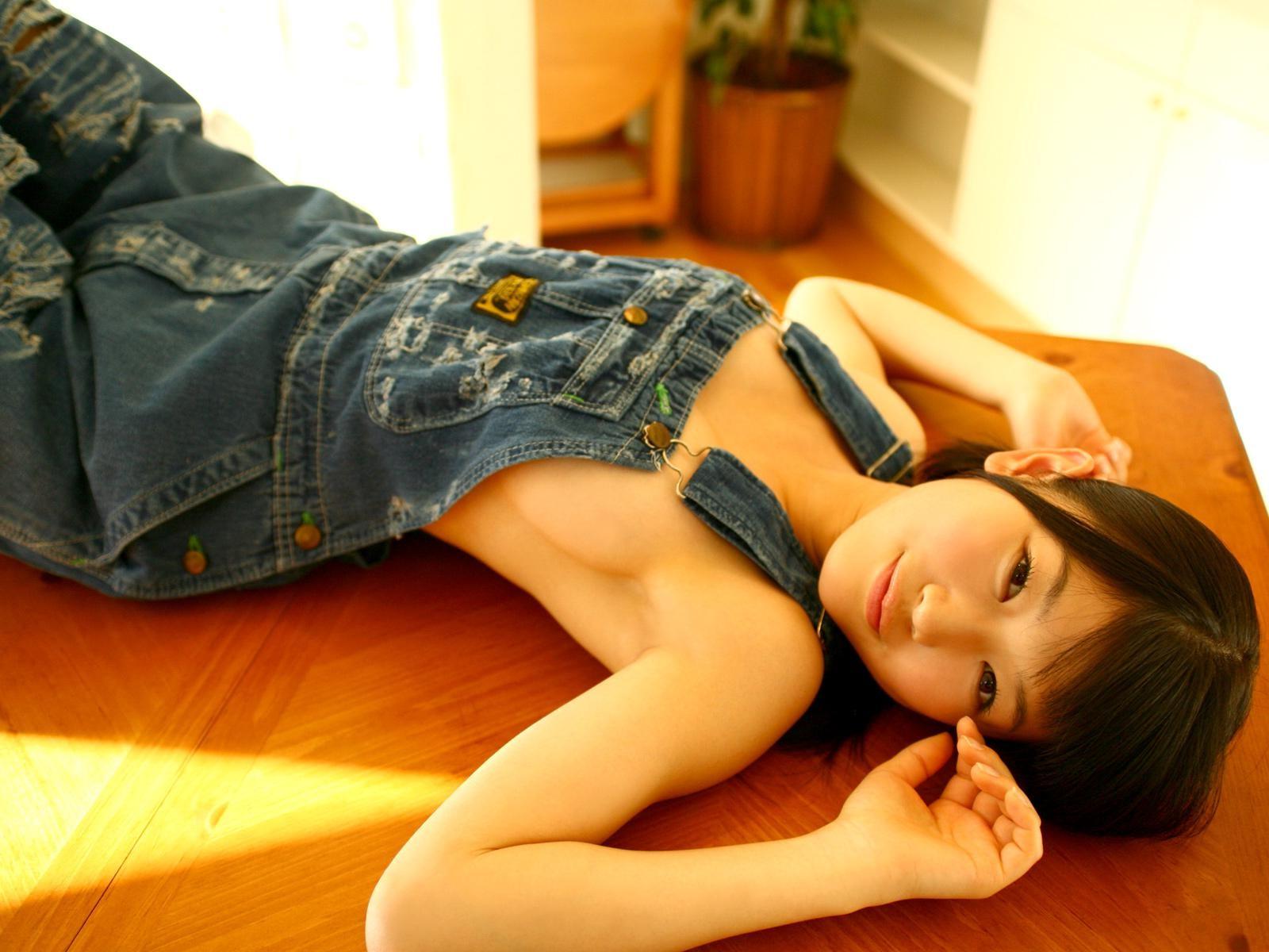 15P Japanese teen gfs posing for the camera