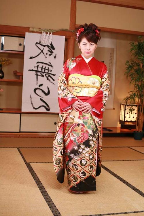 16P Non Nude Cute Japanese Geisha In Full Kimono