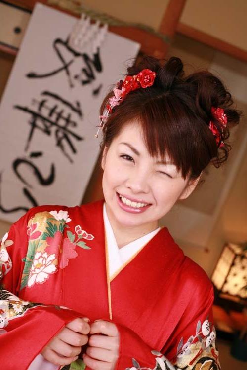 16P Non Nude Cute Japanese Geisha In Full Kimono