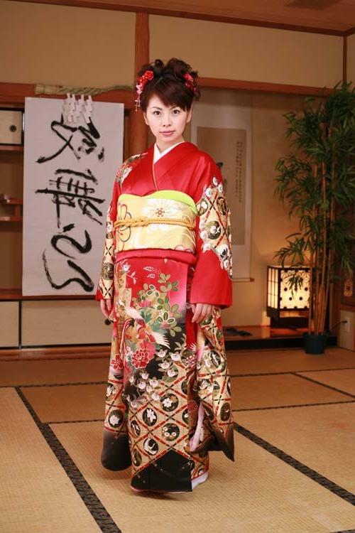 16P Non Nude Cute Japanese Geisha In Full Kimono