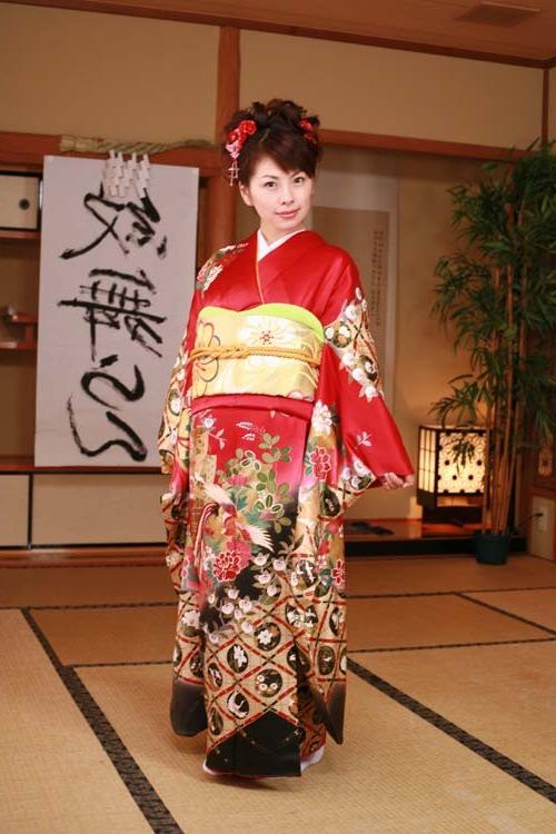 16P Non Nude Cute Japanese Geisha In Full Kimono