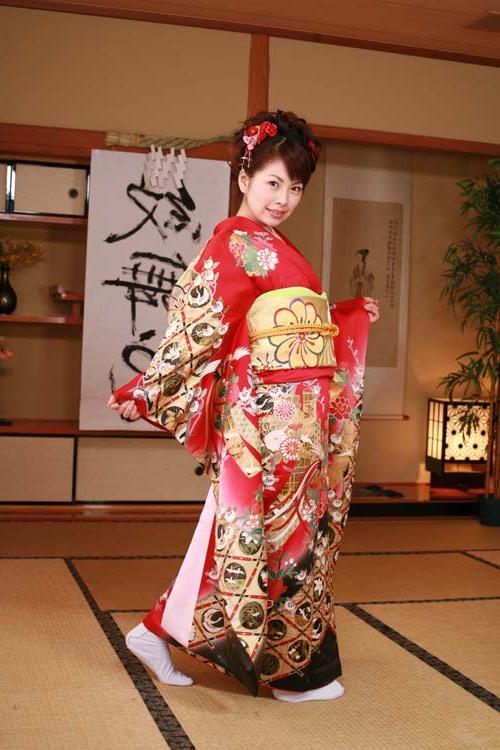 16P Non Nude Cute Japanese Geisha In Full Kimono