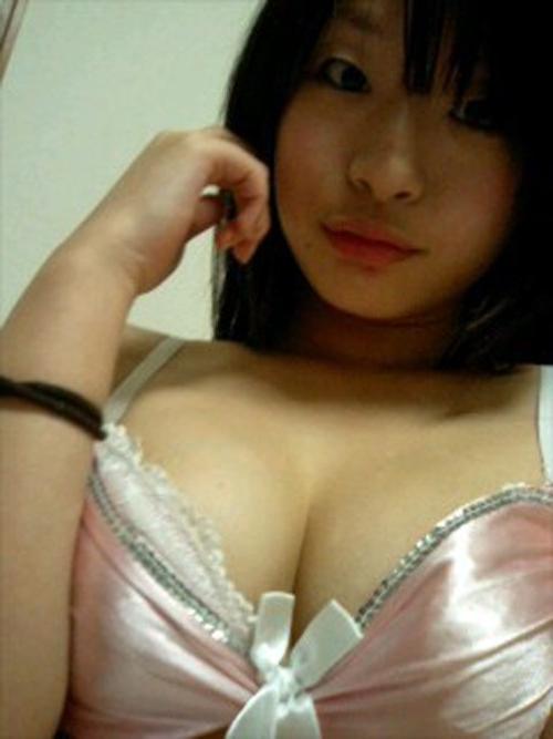 16P Mega oozing hot and delicious Asian girls posing naked