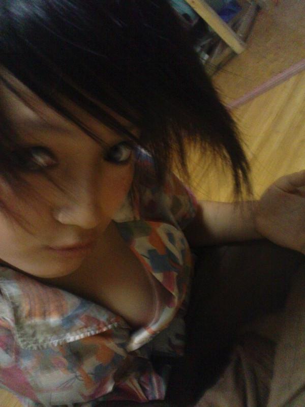 16P Mega oozing hot and delicious Asian girls posing naked