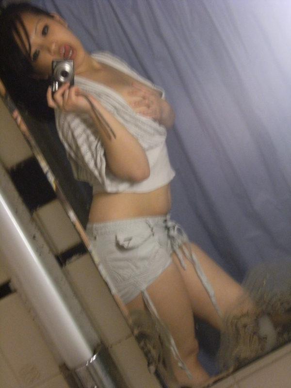 16P Mega oozing hot and delicious Asian girls posing naked