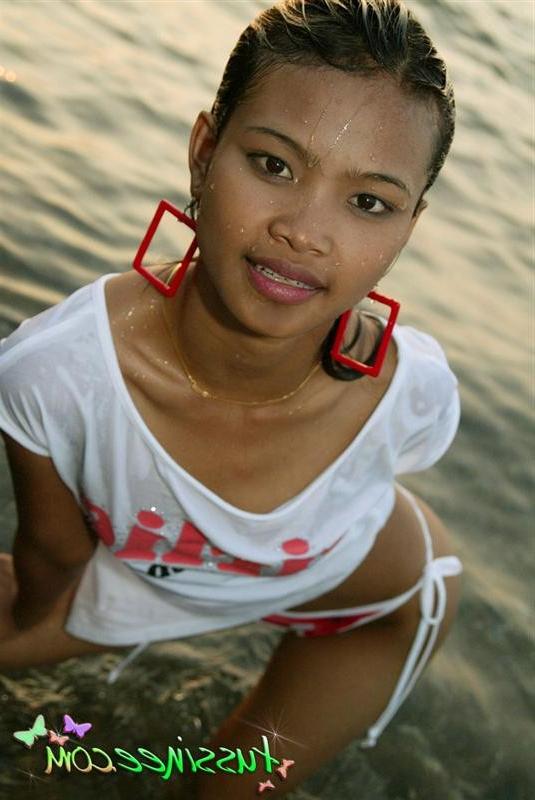 16P Thai teen girl beach