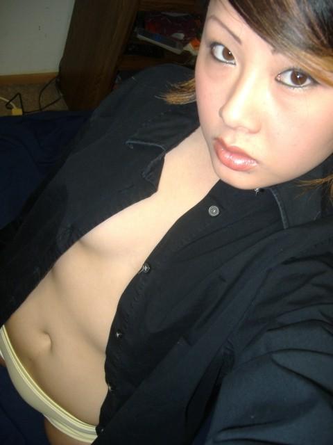 16P Mega oozing hot and delicious Asian girls posing naked