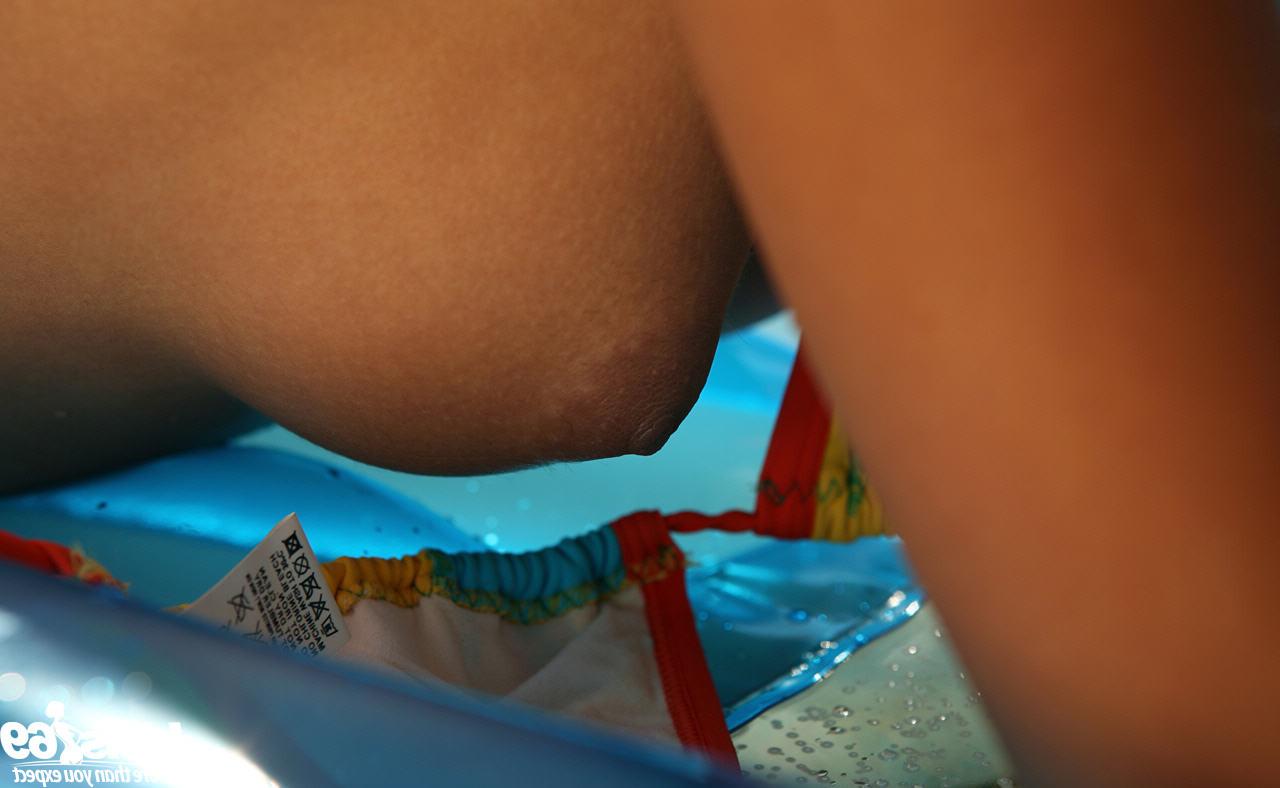 16P Japanese bikini teen swimming