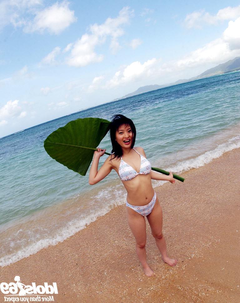 14P Japanese bikini babe outdoors