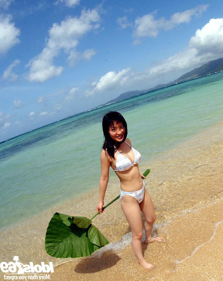 14P Japanese bikini babe outdoors