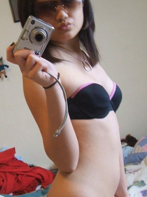 16P Mega oozing hot and delicious Asian girls posing naked