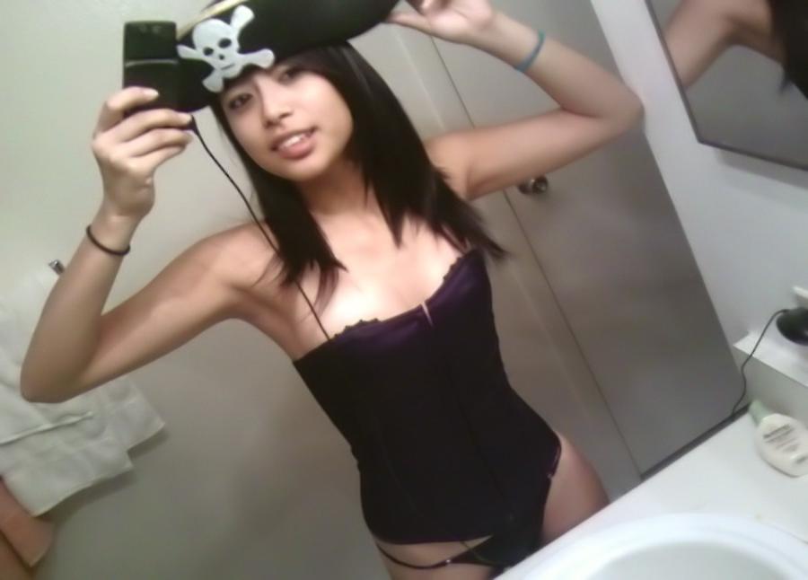 16P Mega oozing hot and delicious Asian girls posing naked