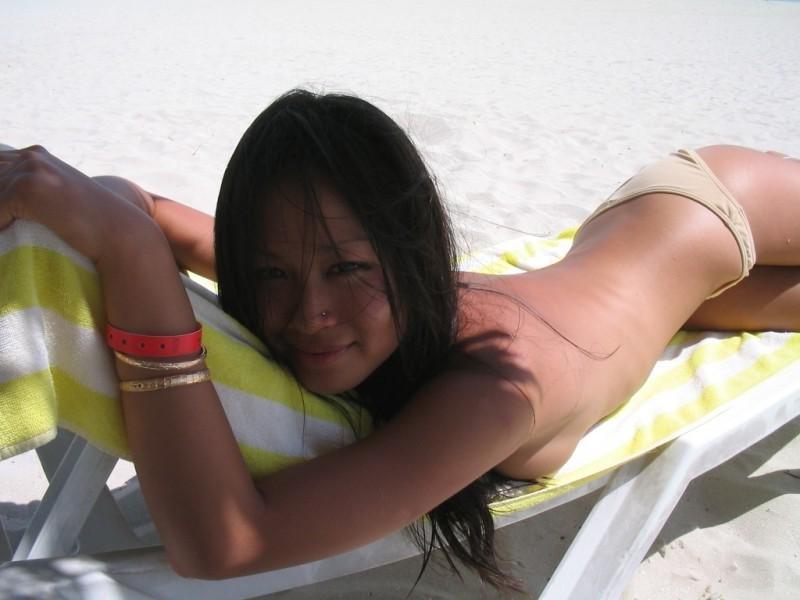 16P Mega oozing hot and delicious Asian girls posing naked