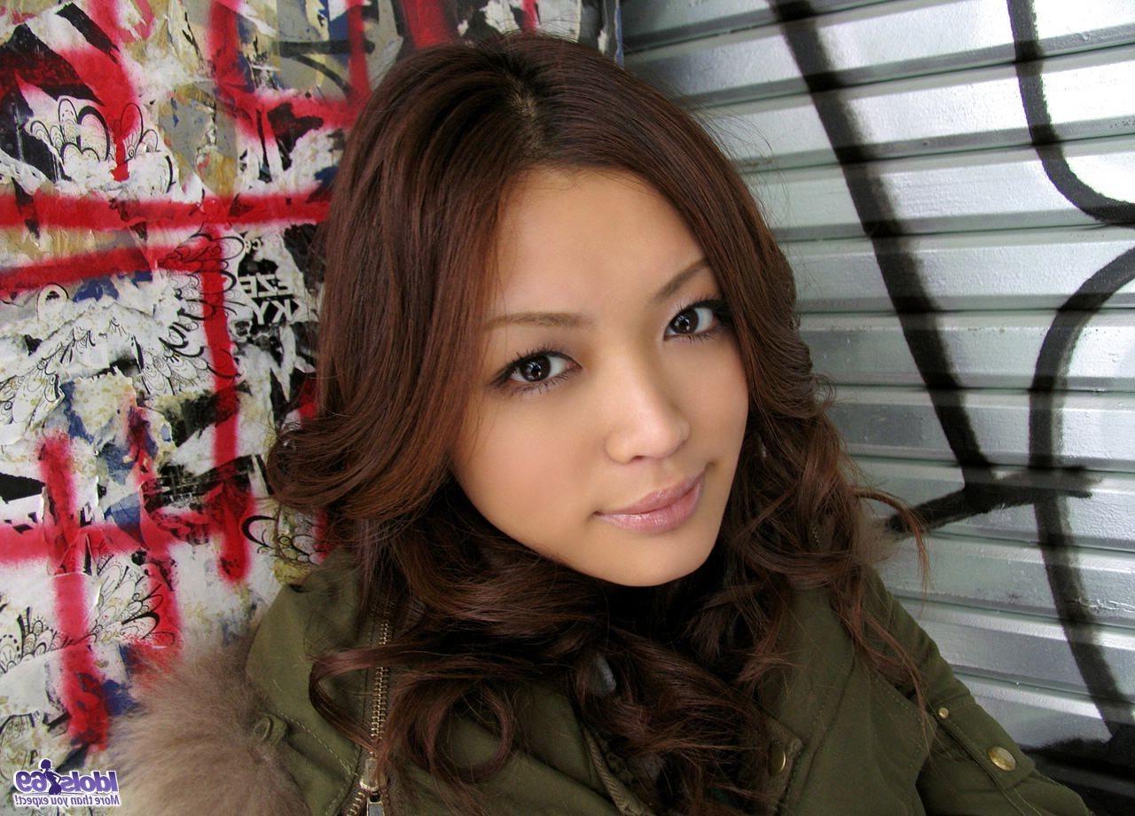 15P Naughty Miyo gets naked at home to prepare for her bath