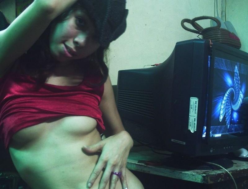 16P Mega oozing hot and delicious Asian girls posing naked