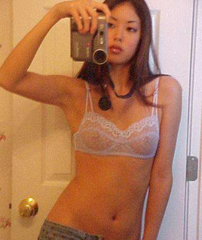 16P Mega oozing hot and delicious Asian girls posing naked