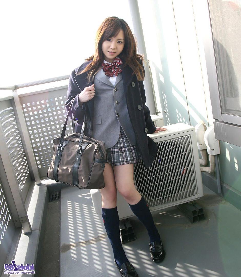 15P Naughty Asian student flashes her firm titties for a peek